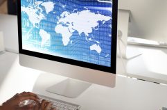 Sous-traitance offshore : améliorez la performance de votre site sans stress