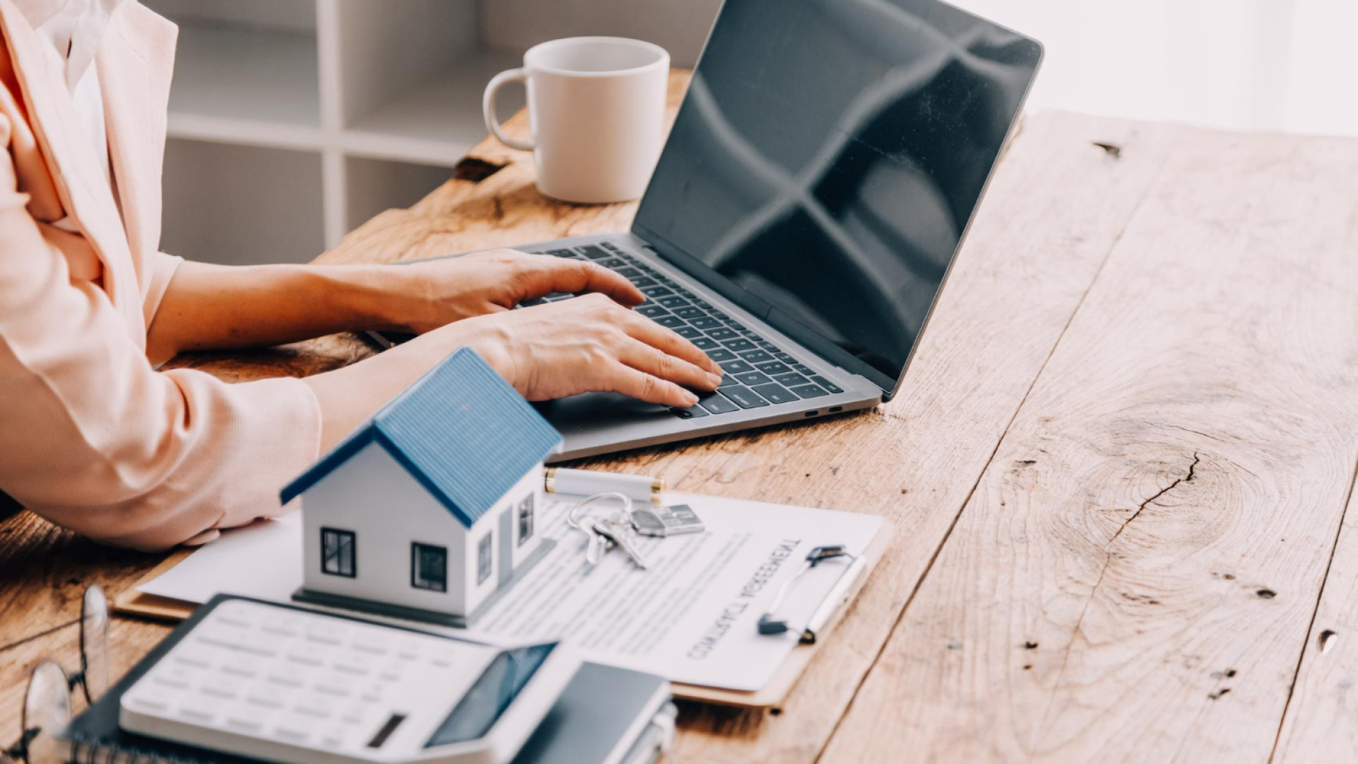 Investir depuis chez vous : découvrez les SCPI en ligne